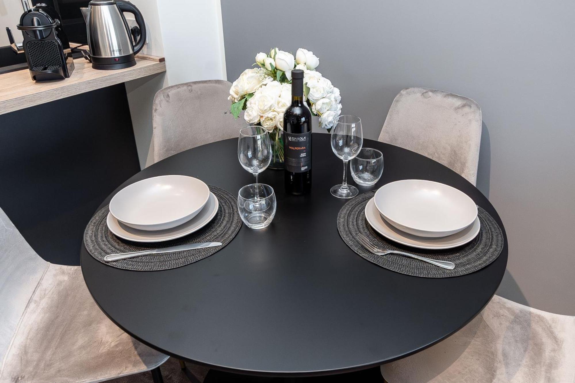 Free Parking In Luxury Suite With City View - Steps To Brignole Train Station เจนัว ภายนอก รูปภาพ